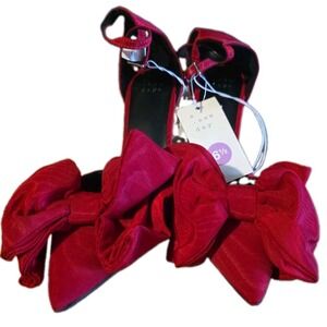 New Day. Memory Foam Reby Red Shoes. Women Size 6.5 NWT. Huge Bow.